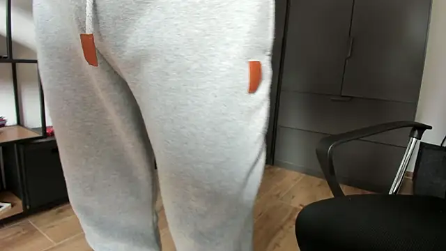 Snapshot of molicaremolicare chatting on February 6, 11:46 am molicaremolicare online show from February 6, 11:46 am