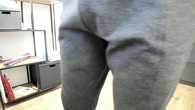 Snapshot of molicaremolicare chatting on February 9, 4:44 pm molicaremolicare online show from February 9, 4:44 pm