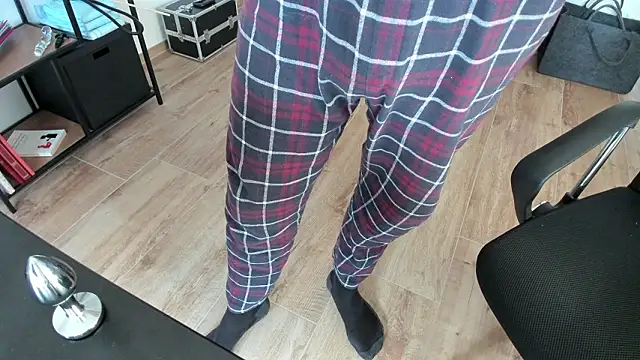 Snapshot of molicaremolicare chatting on February 10, 3:38 pm molicaremolicare online show from February 10, 3:38 pm