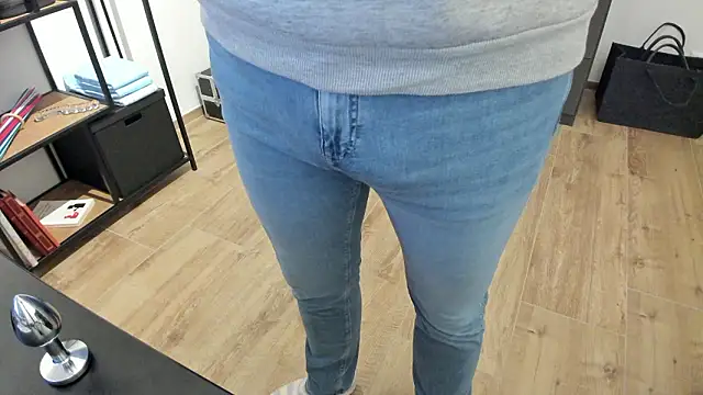 Snapshot of molicaremolicare chatting on February 11, 5:29 pm molicaremolicare online show from February 11, 5:29 pm