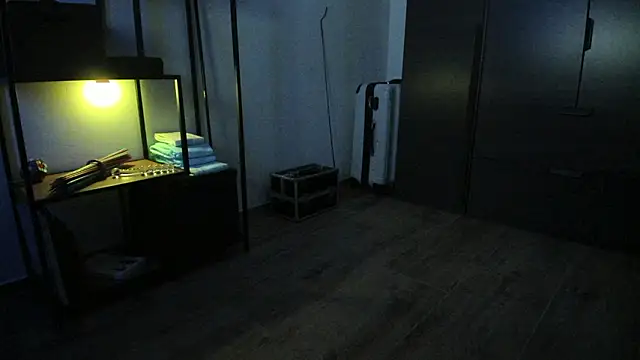 Snapshot of molicaremolicare chatting on February 14, 9:39 am molicaremolicare online show from February 14, 9:39 am