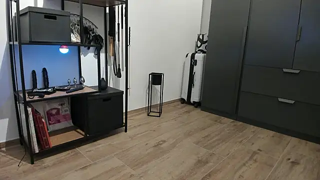 Snapshot of molicaremolicare chatting on March 6, 5:09 pm molicaremolicare online show from March 6, 5:09 pm