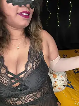 Snapshot of WifyHubby_38 chatting on March 19, 7:27 pm WifyHubby 38 online show from March 19, 7:27 pm