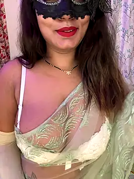 Snapshot of WifyHubby_38 chatting on November 1, 9:50 pm WifyHubby 38 online show from November 1, 9:50 pm