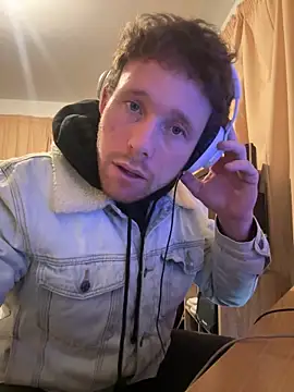 Snapshot of teeballin0001 chatting on September 24, 10:18 am teeballin0001 online show from September 24, 10:18 am