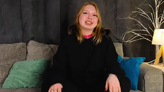 EdlaHames online show from March 11, 10:51 am