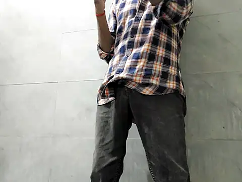 Snapshot of Lustyluckyy chatting on September 29, 6:02 pm Lustyluckyy online show from September 29, 6:02 pm