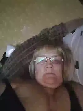 Snapshot of Violet5364 chatting on May 8, 8:14 pm Violet5364 online show from May 8, 8:14 pm