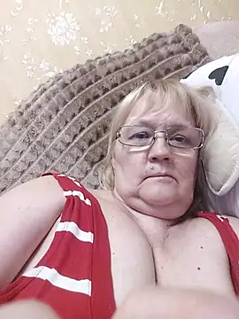 Snapshot of Violet5364 chatting on May 12, 8:06 pm Violet5364 online show from May 12, 8:06 pm