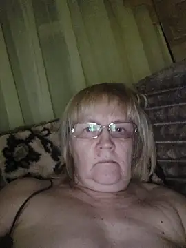 Snapshot of Violet5364 chatting on May 22, 8:47 pm Violet5364 online show from May 22, 8:47 pm