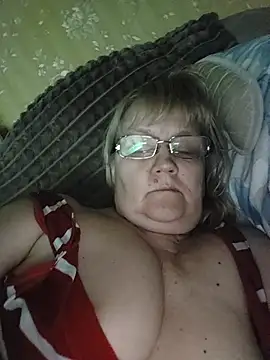 Snapshot of Violet5364 chatting on May 29, 8:29 pm Violet5364 online show from May 29, 8:29 pm