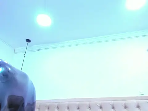 emma purple  online show from February 12, 5:19 pm