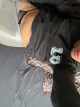 yaxxx03 online show from November 2, 12:51 pm