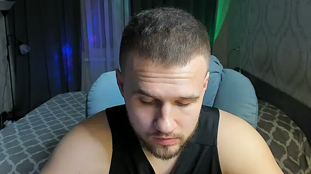 Snapshot of Vladik_b chatting on March 1, 7:26 pm Vladik b online show from March 1, 7:26 pm