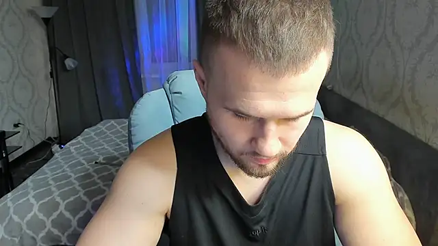 Snapshot of Vladik_b chatting on March 3, 5:07 pm Vladik b online show from March 3, 5:07 pm