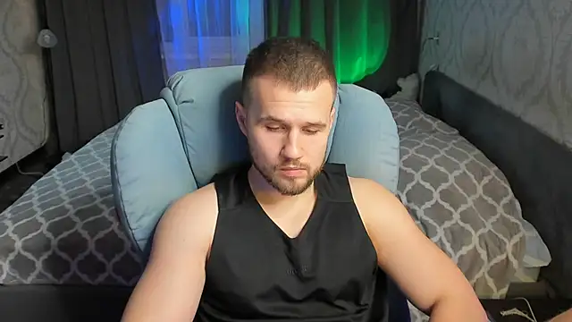 Snapshot of Vladik_b chatting on March 7, 5:28 pm Vladik b online show from March 7, 5:28 pm