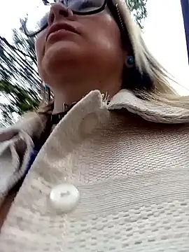 Snapshot of CandieGilson__ chatting on October 17, 11:02 am CandieGilson   online show from October 17, 11:02 am