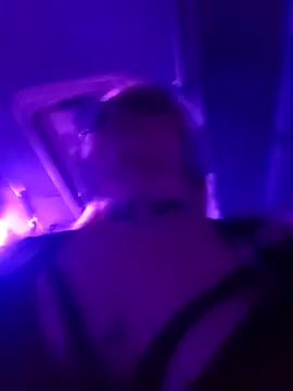 CandieGilson   online show from April 8, 10:37 am