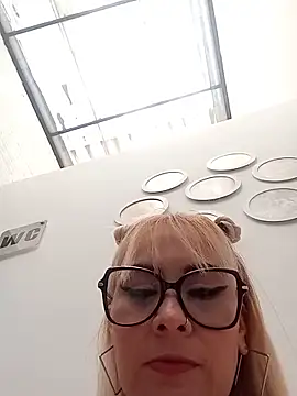 Snapshot of CandieGilson__ chatting on May 11, 2:45 pm CandieGilson online show from May 11, 2:45 pm