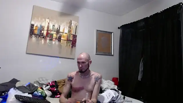 Snapshot of TommyDoggg chatting on May 1, 2:16 am TommyDoggg online show from May 1, 2:16 am