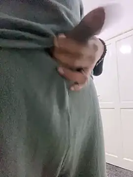 Snapshot of Fuckboy2535 chatting on February 17, 5:53 pm Fuckboy2535 online show from February 17, 5:53 pm