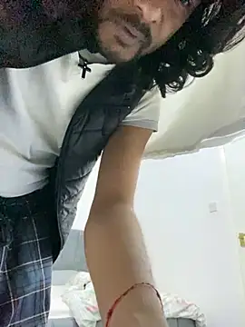 Snapshot of Fuckboy2535 chatting on February 28, 1:15 am Fuckboy2535 online show from February 28, 1:15 am