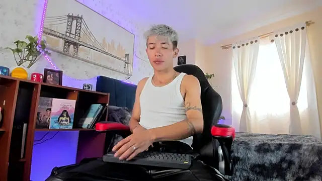 Ianwayne online show from March 8, 7:20 pm