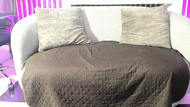 Snapshot of RyanGreys chatting on September 27, 3:00 am RyanGreys online show from September 27, 3:00 am