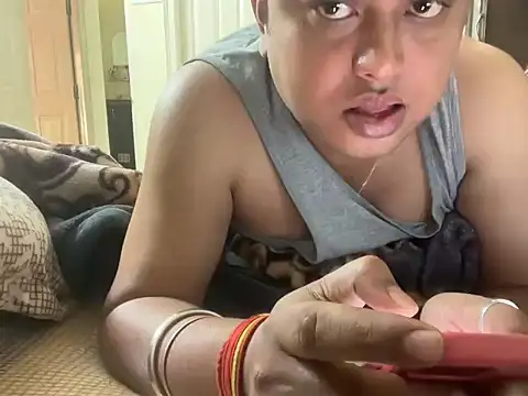 Snapshot of Kristi_Uniq chatting on November 11, 7:08 am Kristi Uniq online show from November 11, 7:08 am