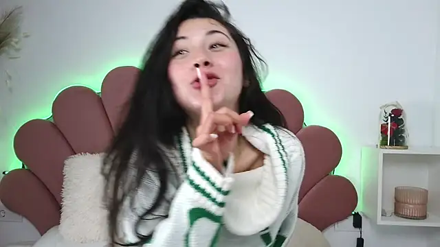 Snapshot of ScarlletRays chatting on March 1, 8:21 pm ScarlletRays online show from March 1, 8:21 pm