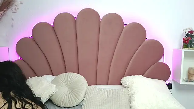 Snapshot of ScarlletRays chatting on March 18, 9:43 pm ScarlletRays online show from March 18, 9:43 pm