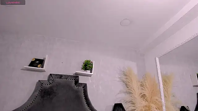 EmiliaRose  online show from January 16, 8:46 pm