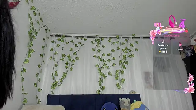 EmiliaRose  online show from June 17, 1:19 am