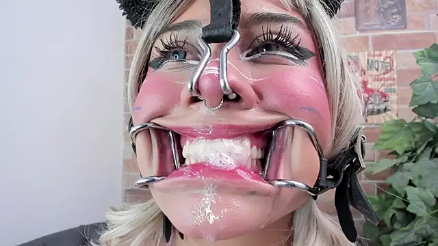 miss   megan online show from June 24, 9:58 pm
