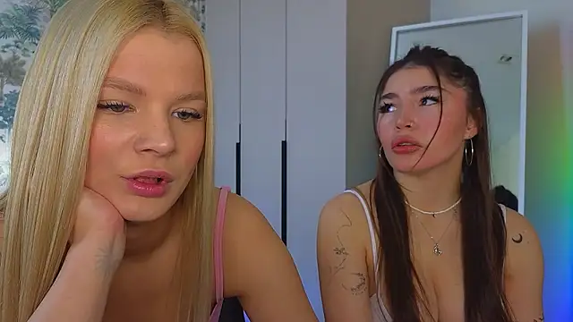 Caroline  Brown online show from February 28, 4:02 am