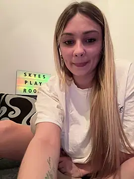 Snapshot of skyemorgan01 chatting on April 23, 7:38 pm skyemorgan01 online show from April 23, 7:38 pm