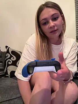 Snapshot of skyemorgan01 chatting on May 1, 11:20 pm skyemorgan01 online show from May 1, 11:20 pm