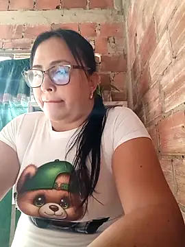 promiscuous-indecent-momm online show from December 13, 7:53 pm