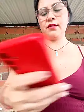 promiscuous-indecent-momm online show from April 14, 7:20 pm