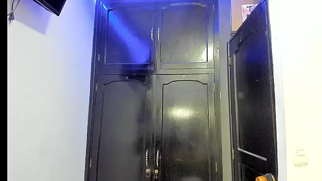 Dollcatalina online show from March 1, 6:35 am