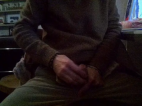 createur34 online show from March 5, 4:47 pm