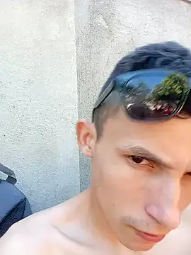 Snapshot of Isak_Millan chatting on October 5, 8:51 pm Isak Millan online show from October 5, 8:51 pm