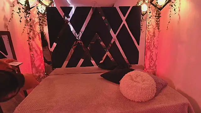 charlotte bluee online show from October 1, 6:47 pm