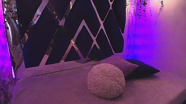 charlotte bluee online show from October 16, 6:31 pm