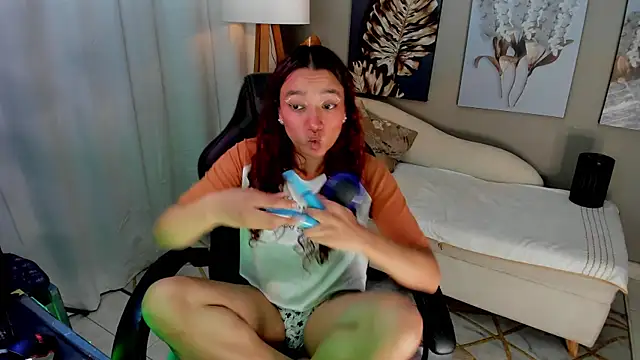 charlotte bluee online show from July 8, 10:58 pm