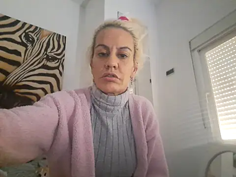 Snapshot of sujaila chatting on February 18, 4:05 pm sujaila online show from February 18, 4:05 pm