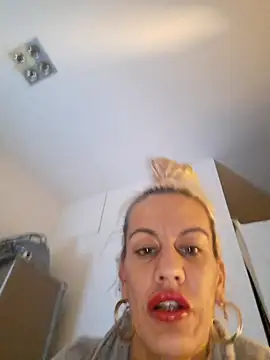 Snapshot of sujaila chatting on February 25, 5:58 pm sujaila online show from February 25, 5:58 pm