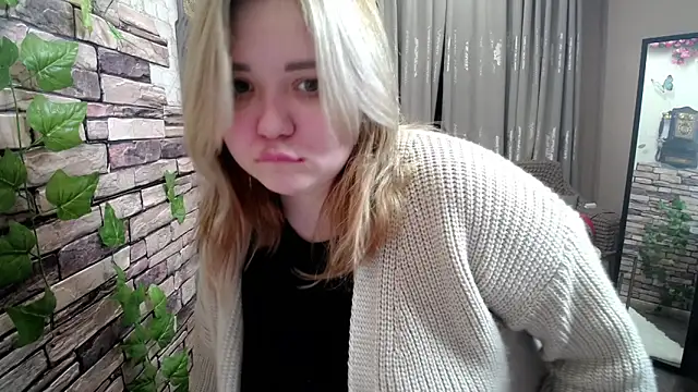 Snapshot of Finna_39 chatting on February 12, 1:37 pm Finna 39 online show from February 12, 1:37 pm