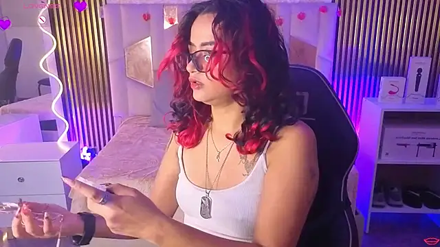 kristen tay online show from March 4, 7:09 pm