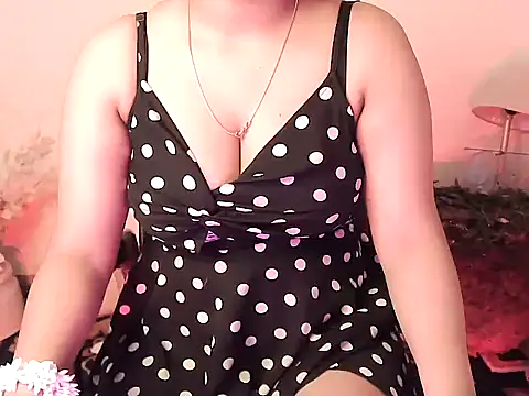 megancatluna online show from December 5, 4:10 am